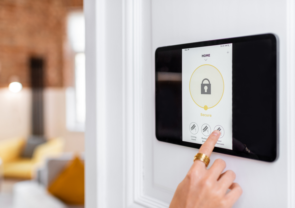 Système d’alarme avec un écran tactile numérique à la maison