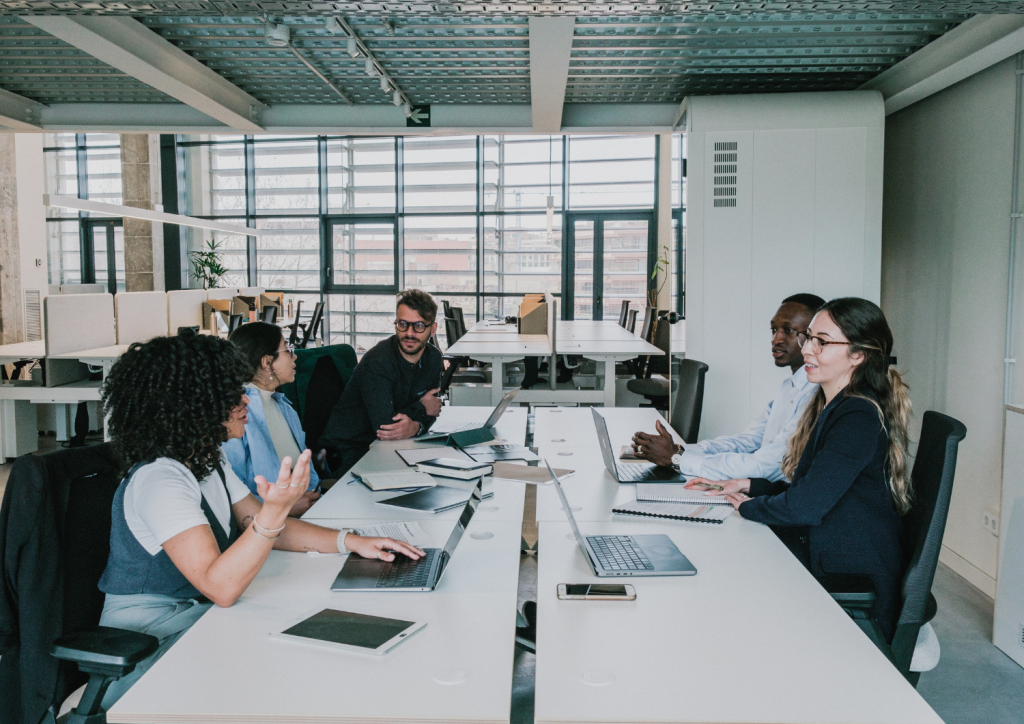 Réunion dans un bureau